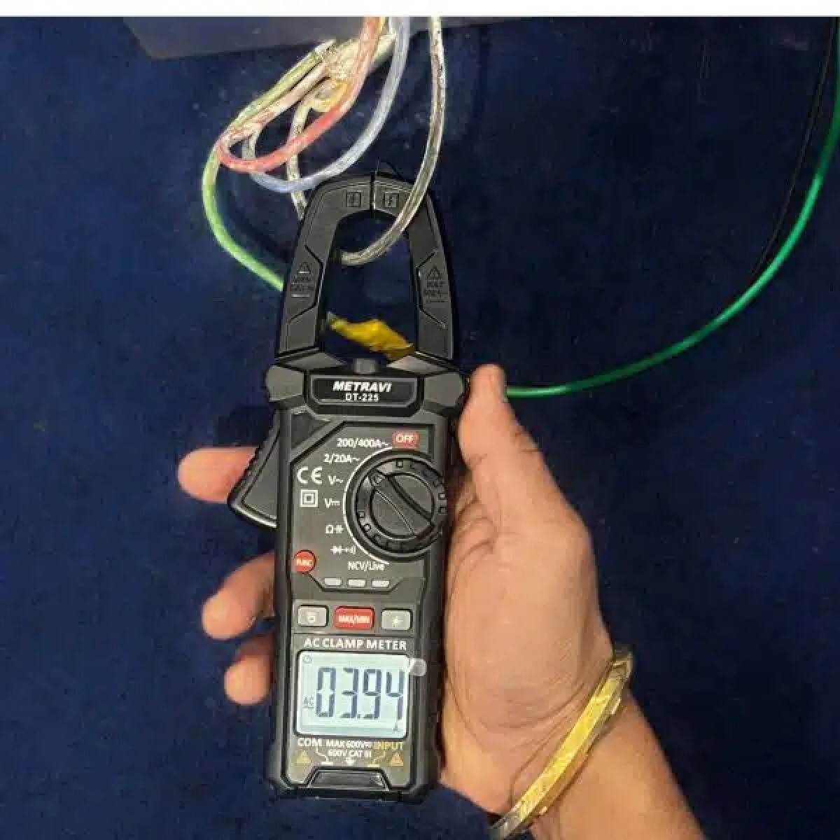 Metravi DT-225 Digital TRMS AC Clamp Meter