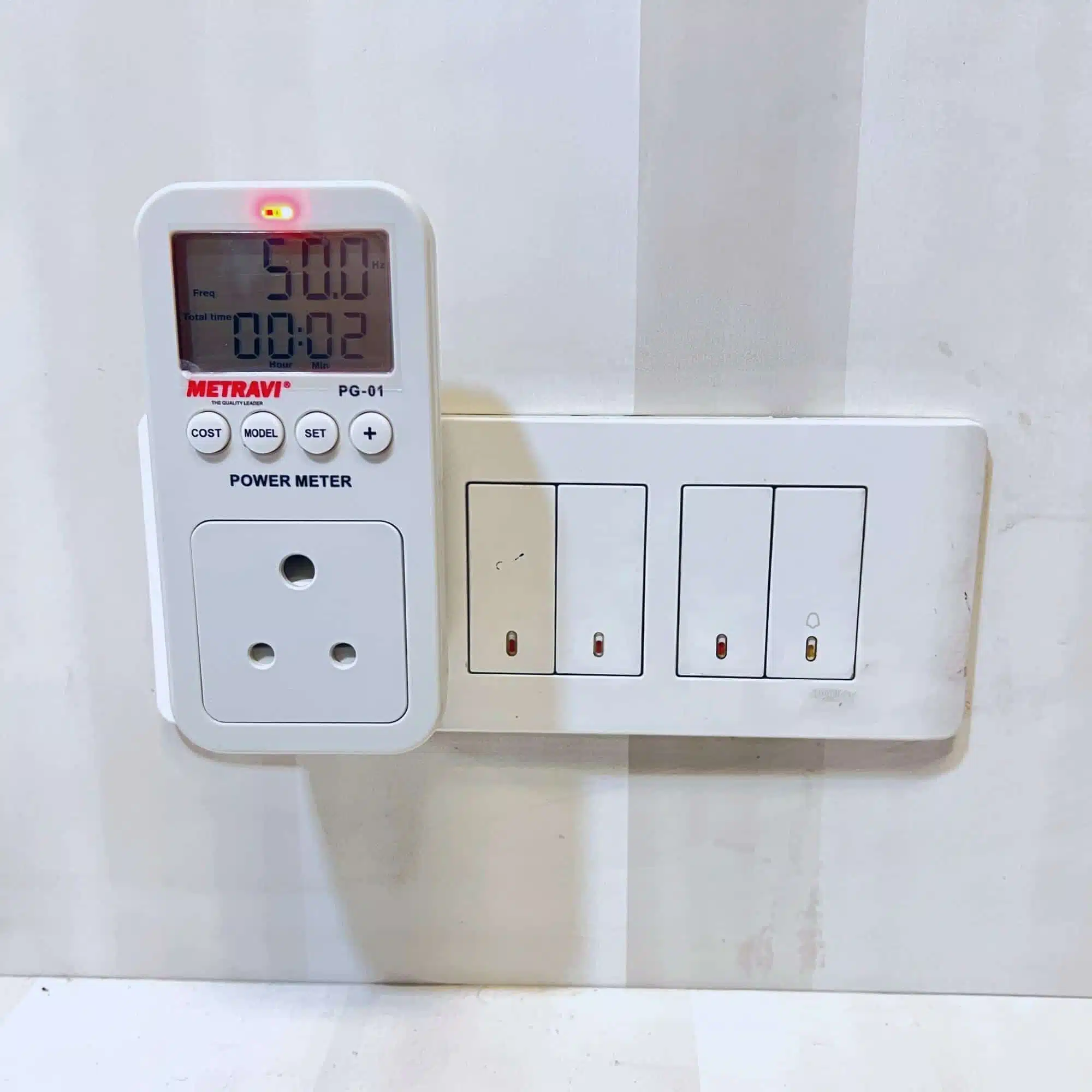 Metravi PG-01 Power Guard and Energy Meter