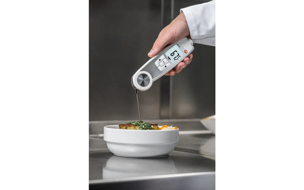 Testo 104-IR food safety thermometer