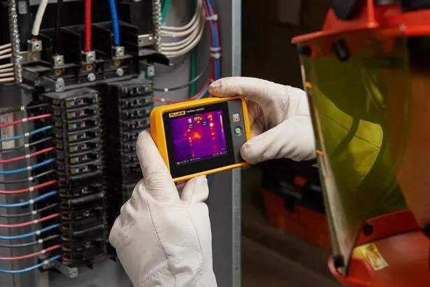 Compact Fluke PTi120 Pocket Thermal Camera